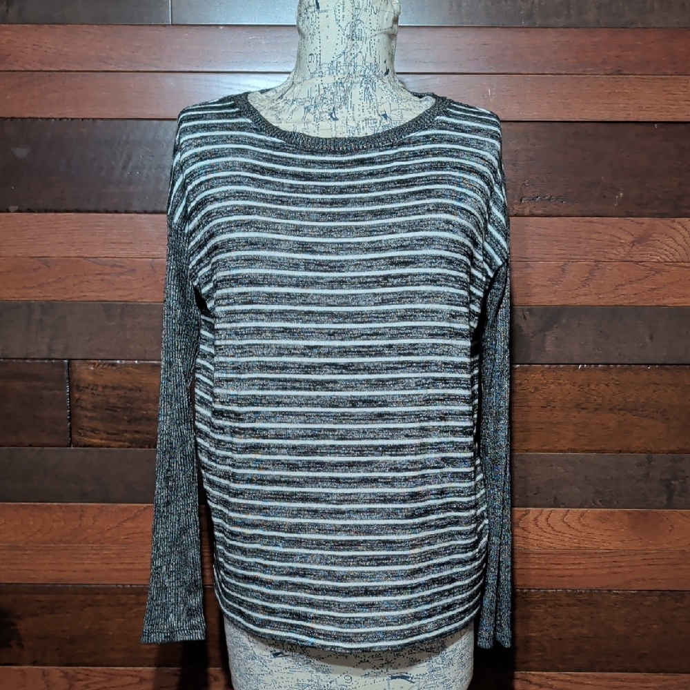 NWOT GAP Black and Gray Striped Long Sleeve Tee